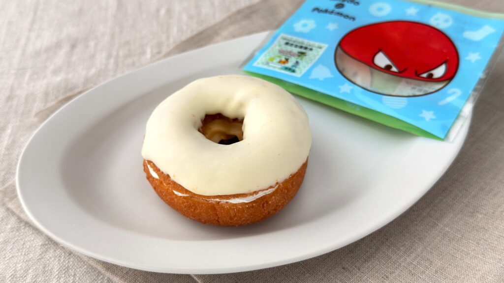 ミスタードーナツ_白皿にのったポケモンドーナツ「タマゲた! ビリリダマのドーナツ ホワイト」