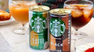 スターバックス_「スターバックス® マイ コーヒー タイム™のブラックとカフェラテのパッケージが並んでいる様子
