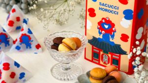 シーキューブ_「東京出張 ミャクミャク サクッチホロッチ8個入」のパッケージと皿盛り