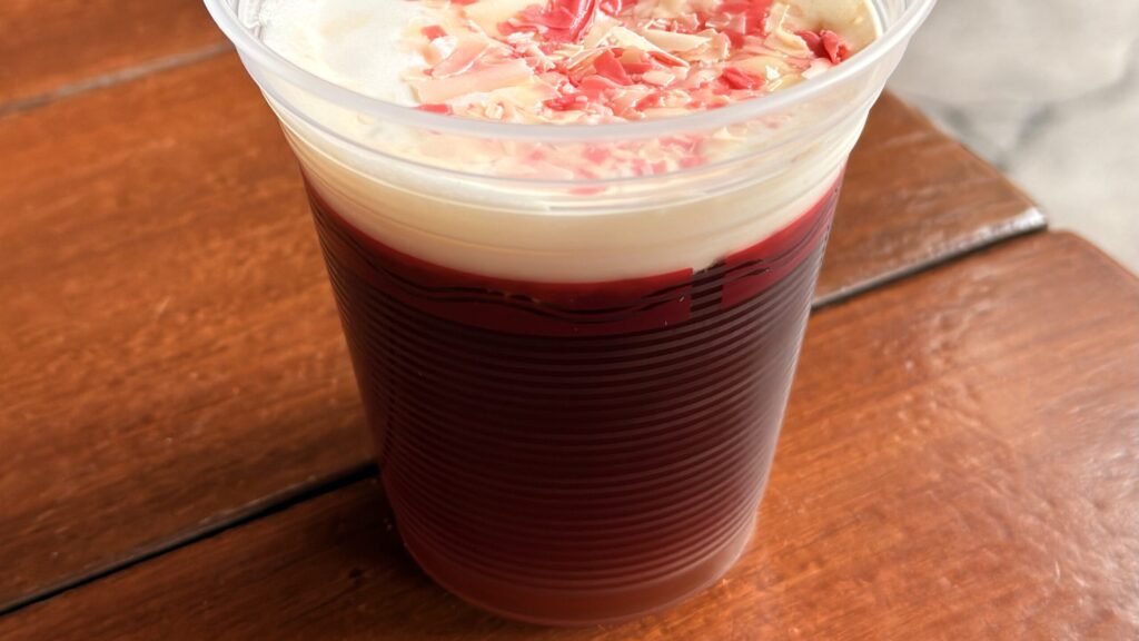 ディズニーリゾート_期間限定ドリンク「ホットアップルジンジャードリンク」の中の様子