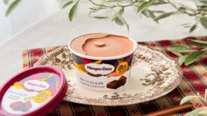 ハーゲンダッツ_皿にのった「ガナッシュショコラ」