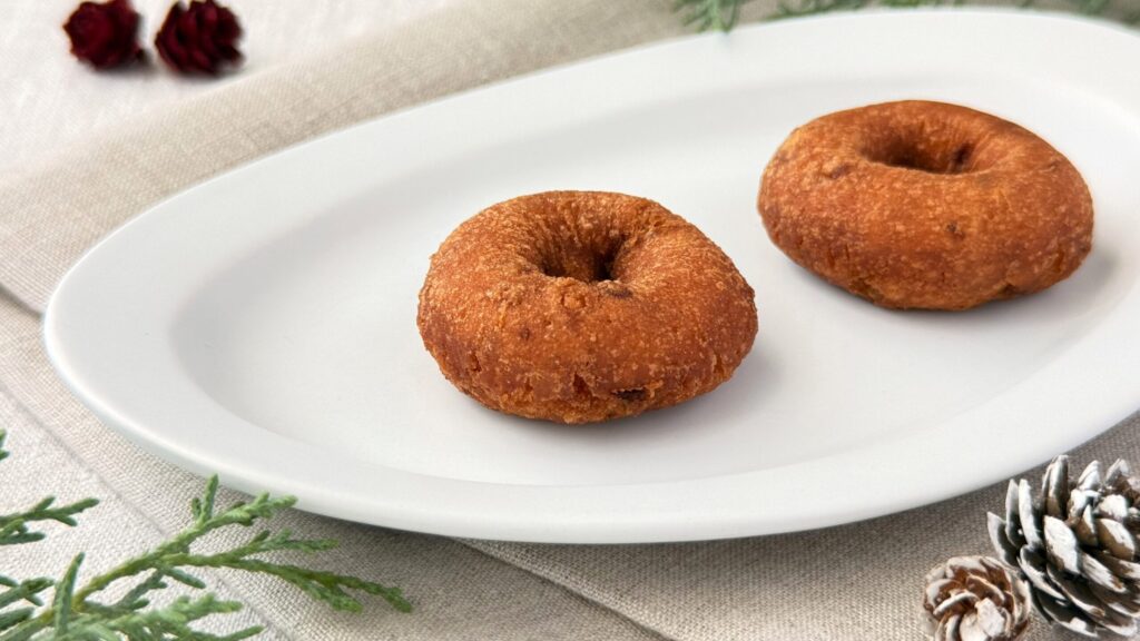 無印良品_「クリスマスドーナツ レーズン&アップル」の皿のせ