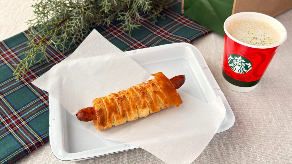 スターバックス_アーモンドミルクに変更した「トリュフ スープチーノ」と「あらびきソーセージパイ」