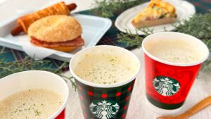 スターバックス_カスタムした3種類の「トリュフ スープチーノ」や「ベーコンエッグチーズ ベーグルサンド」などが並んでいる様子