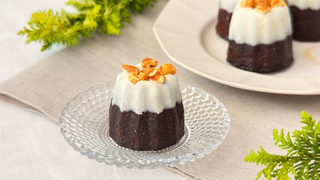 1665_「甘酒米粉入カヌレ」の皿盛り