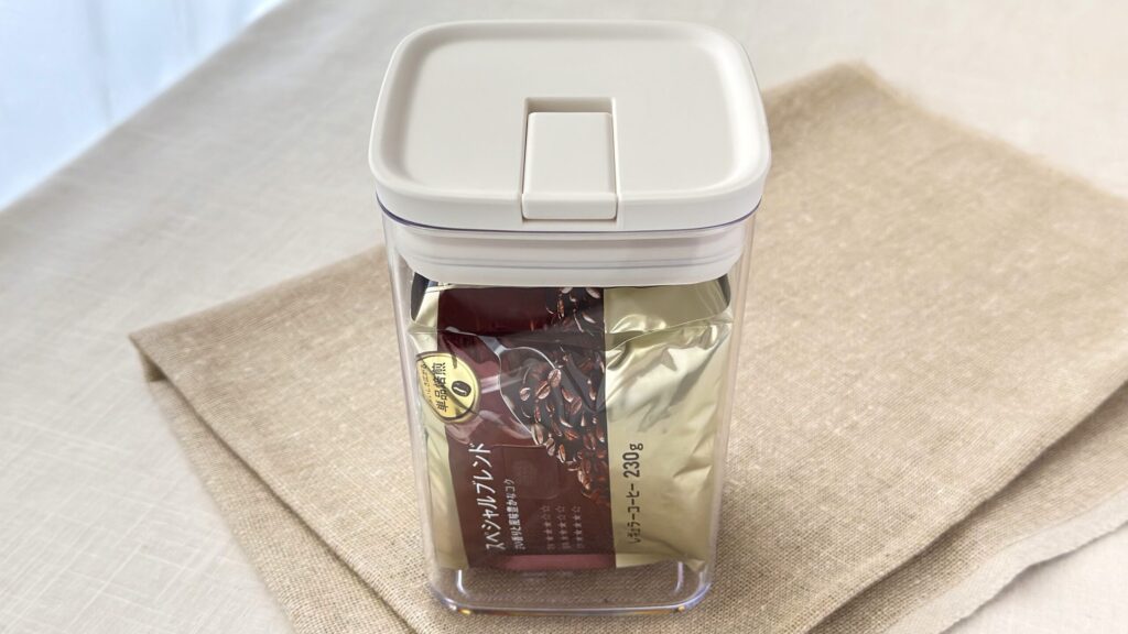 UCC_「ゴールドスペシャル」を保存容器に保管している様子