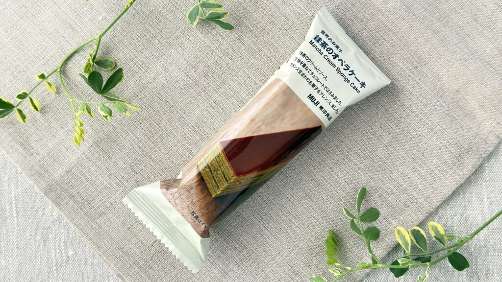 無印良品_「世界のお菓子 抹茶のオペラケーキ」のパッケージ