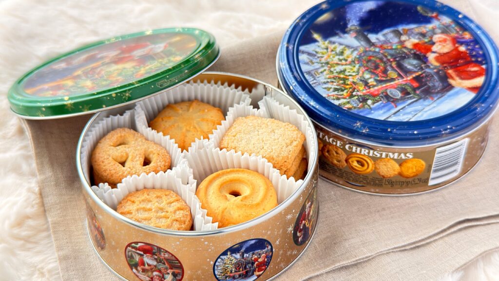 ヤコブセン_カルディクリスマス限定「ヤコブセン バタークッキー（ヴィンテージクリスマス）150g」のパッケージ開け