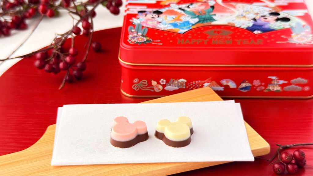 東京ディズニーリゾート_2種類の「チョコレート缶 ミッキーマウスと仲間たち」の皿盛り