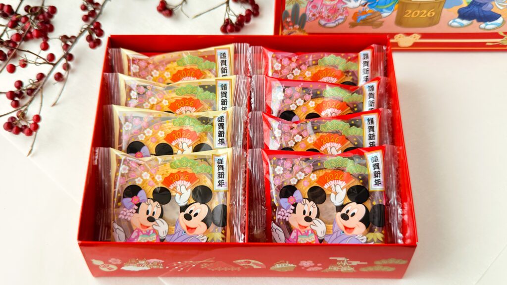 東京ディズニーリゾート_「バウムクーヘン 紙箱ミッキーマウスと仲間たち」のパッケージあけ