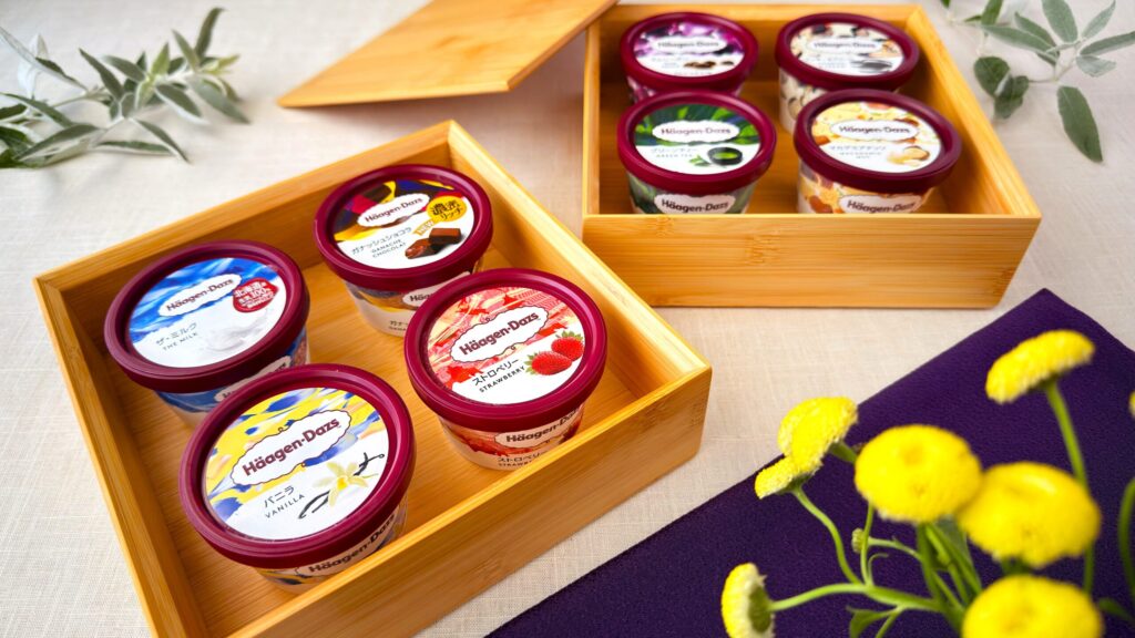 ハーゲンダッツ_「バニラ」や「ザ・ミルク」など8種のアイスクリームが並んでいる様子