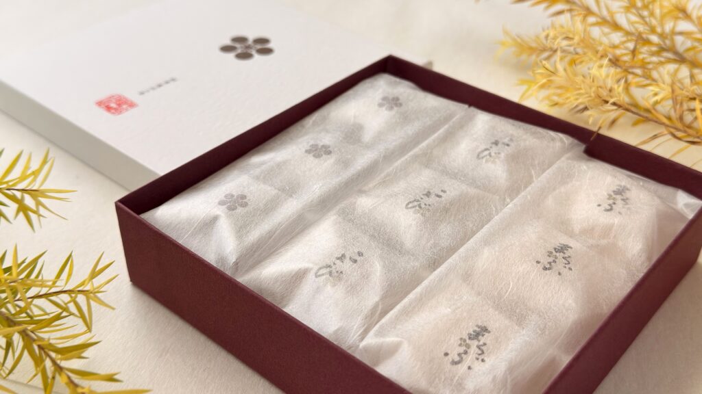 山田屋まんじゅう_蓋を開けた「山田屋まんじゅう・こきび・まろぶ詰合せ 化粧箱 9個入」