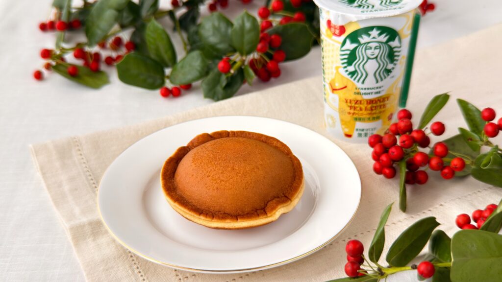 スターバックス_「スターバックス®DELIGHT ME™ ゆずハニーティーラテ」とどらやき