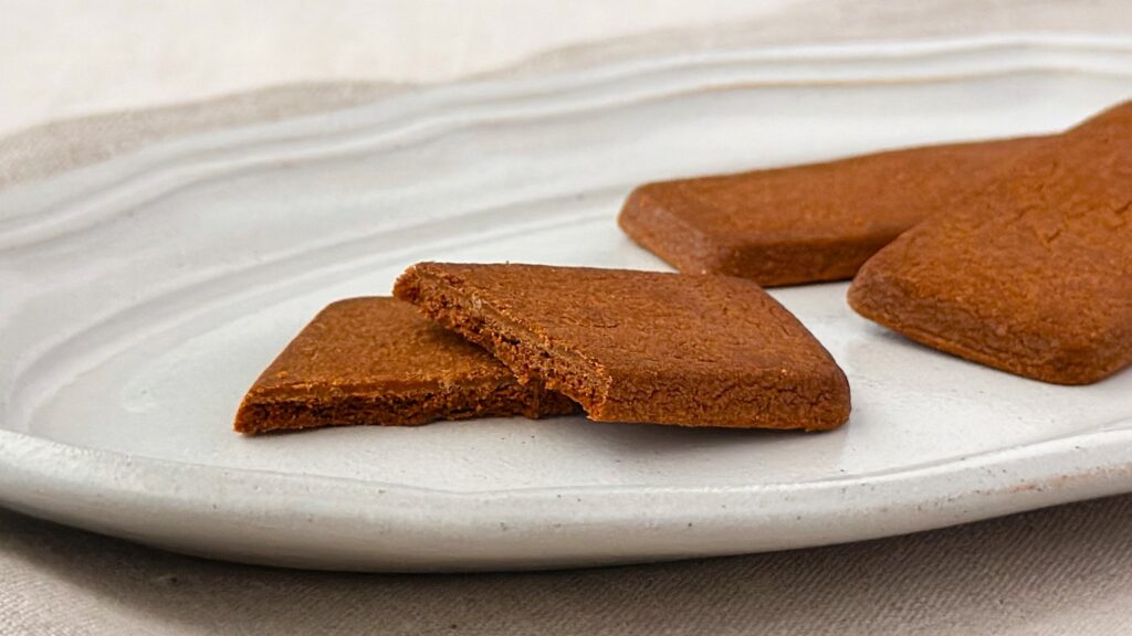 無印良品_「世界のお菓子 スペキュロス」の断面