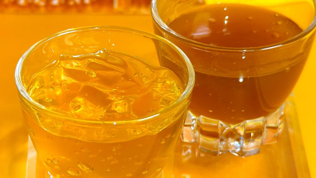 ゴンチャ_「ハニーナッツウーロン ミルクティー」や「香り立つ ハニーナッツウーロン ミルクティー」に入っているハニーソースとハニージェリー