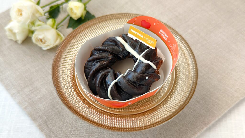 ミスタードーナツ_専用トレーにはいった「生ショコラフレンチ ノワール」