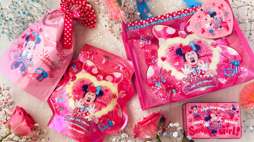 東京ディズニーリゾート__「ディズニー・パルパルーザ ミニーのファンダーランド」の限定クッキーやチョコレートが入ったパッケージ