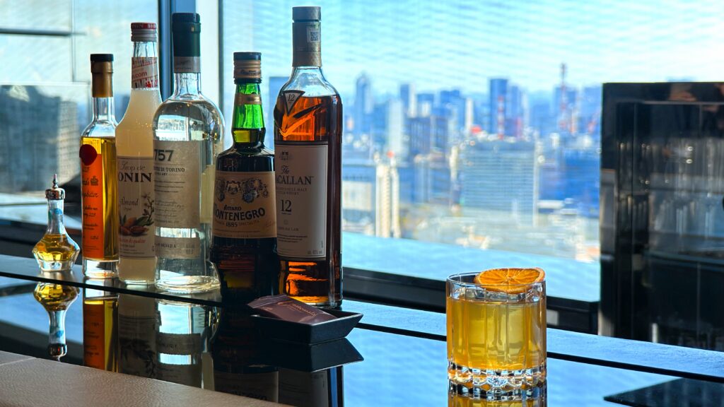 ザ・プリンスギャラリー東京紀尾井町_「Truffevardier Pairing with YOINED（Guatemala）」がバーカウンターに置かれている様子