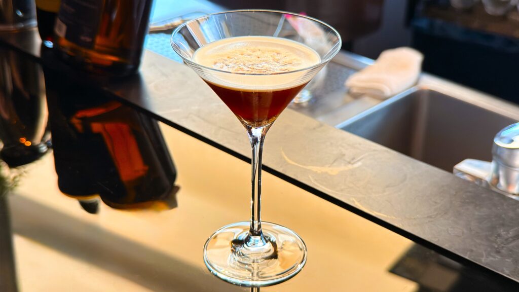 ザ・プリンスギャラリー東京紀尾井町_「Gallery Espresso Martini」が置かれている様子