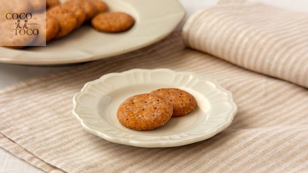 カルディ_「しみチョココーヒービスケット」の皿のせ