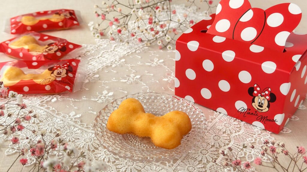 東京ディズニーリゾート_「マドレーヌ 紙箱 ミニー」の皿のせとパッケージ
