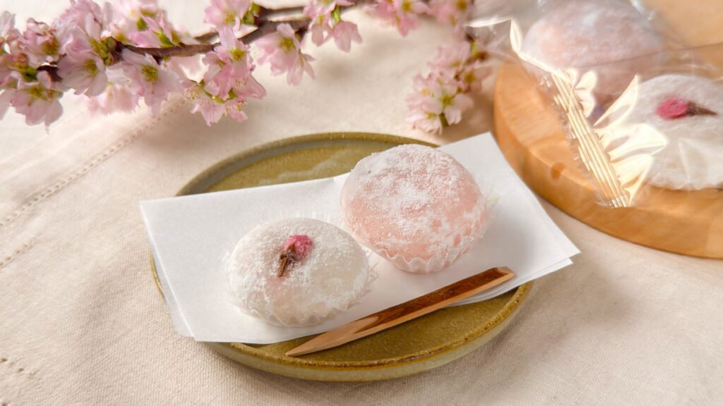 無印良品_「桜のクリーム大福アソート」の皿盛り