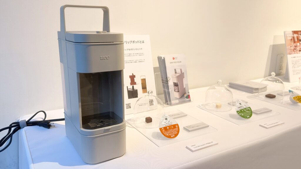 UCC_ドリップポッドや「1CHOCOLATE＆1DRIP」2026のスイーツが置いてある様子
