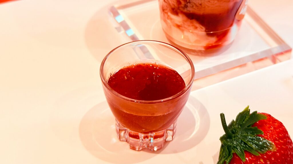 ゴンチャ_「いちご杏仁 」のストロベリーソース