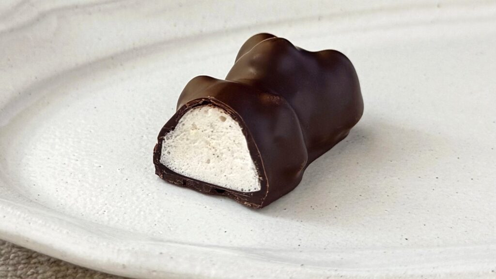 クルイゼル_「ギモーヴベア」ダークチョコレートの断面