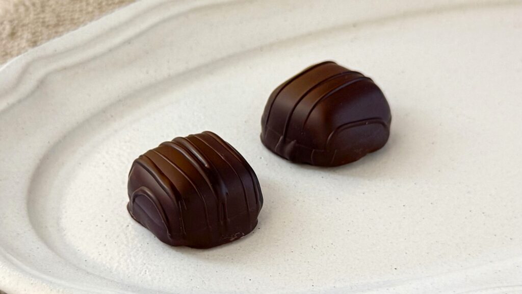 クルイゼル_「コフレ・ル・ショコラ No.15」ゲランドノワールの皿盛り