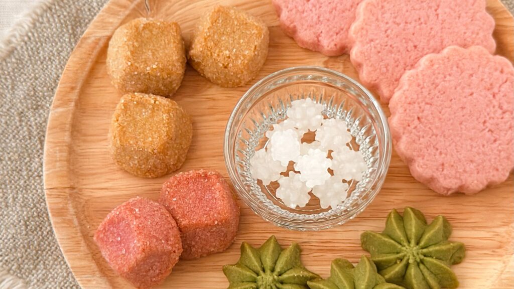 スターバックス_「桜の4種クッキーアソート」の皿盛り