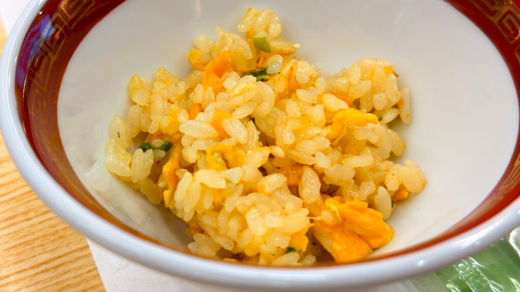 ニチレイ_「おうち炒め炒飯」の皿盛り