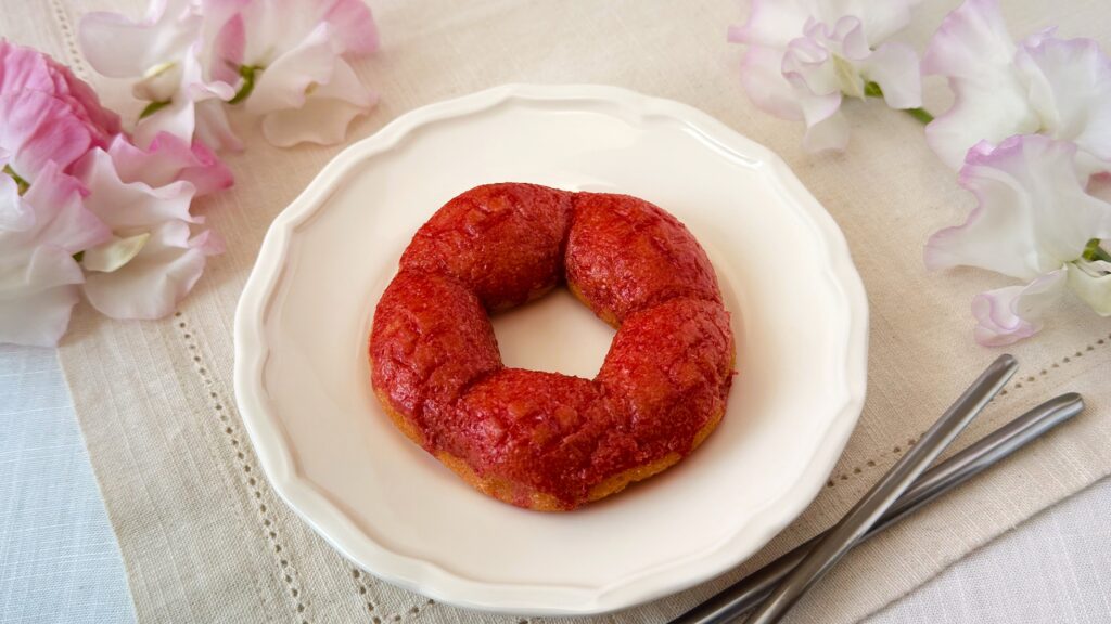 ミスタードーナツ_「桜もちっとドーナツ 春かおるいちご風」の皿のせ
