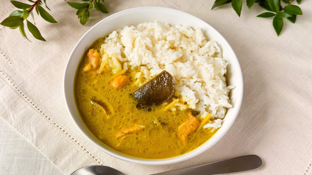 無印良品_無印良品_「素材を生かした 辛くない グリーンカレー」の皿盛り