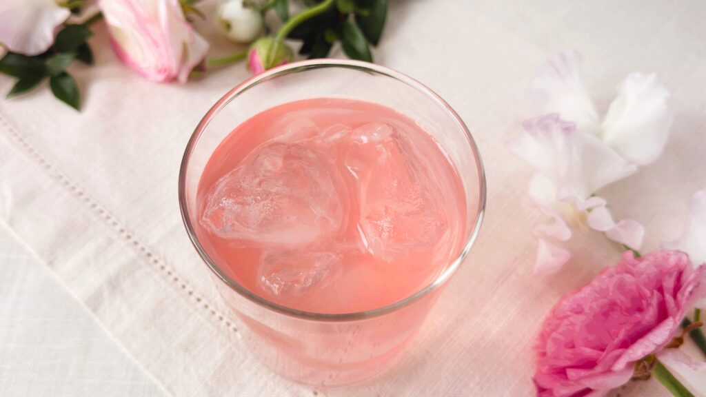 無印良品_グラスに注いだ「おうちで味わうカフェメニュー 桜＆白桃」