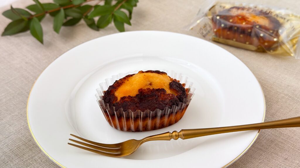 シーキューブ_「焼きティラミス」の皿のせ