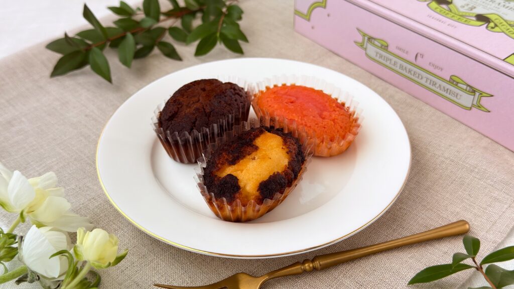 シーキューブ_「焼きティラミス」や「焼きティラミス ショコラ」「焼きティラミス いちご」の皿盛り