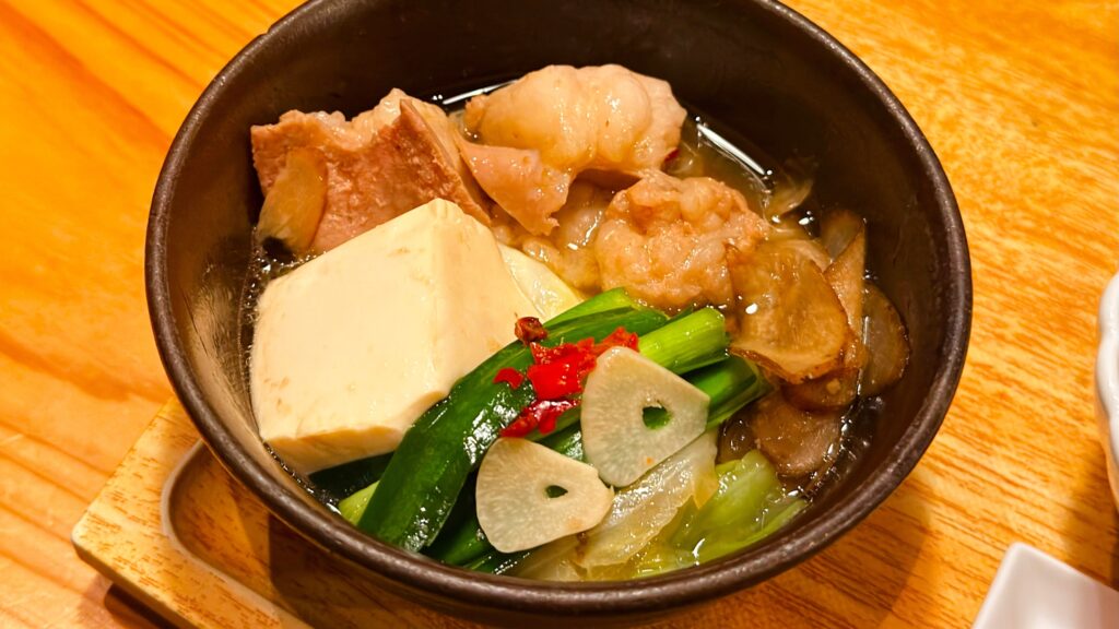 やまや_具沢山にはいった「やまや自慢のもつ鍋膳」