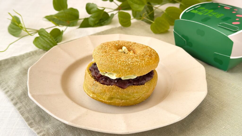 ミスタードーナツ_「ドら抹茶 つぶあん華ホイップ」の皿のせ