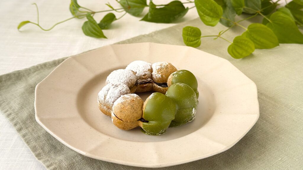 ミスタードーナツ_「ポン・デ・宇治抹茶 あずき抹茶わらびもち」の皿のせ