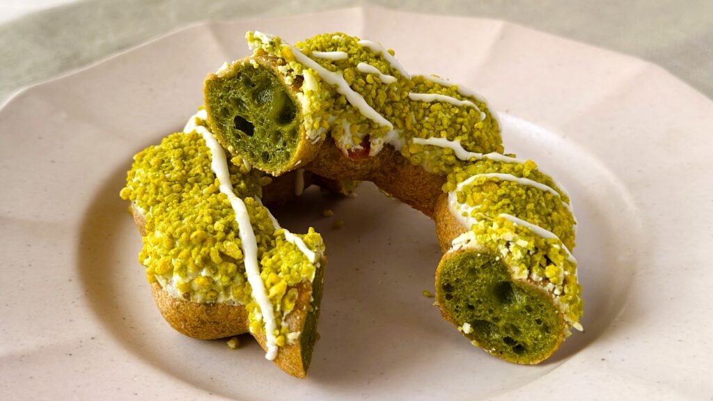 ミスタードーナツ_「ポン・デ・ザク宇治抹茶ミルク風」の断面