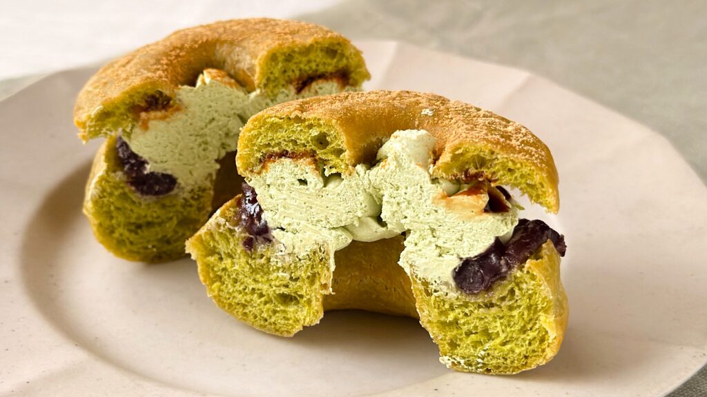 ミスタードーナツ_「ドら抹茶 つぶあん華ホイップ」の断面