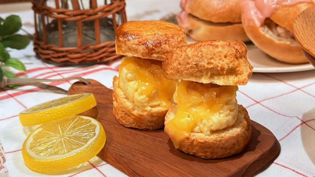 エキュート大宮_エキナカパンめぐり「レモンクリームスコーン」の皿のせ