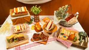 エキュート大宮_エキナカパンめぐりの「ランチボックス」や「レモンクリームスコーン」などが並んでいる様子