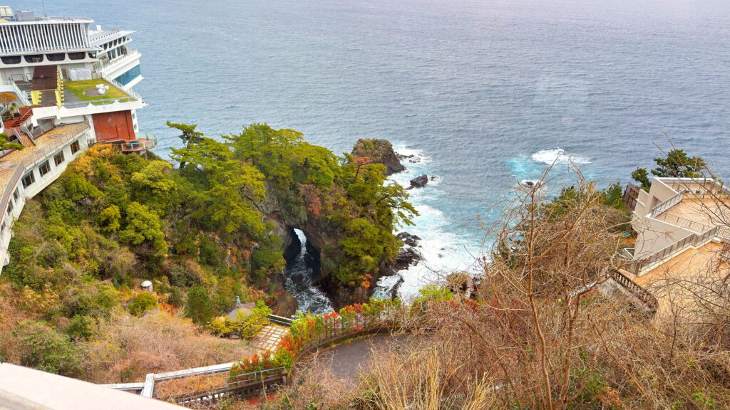 ホテルニューアカオ_ロイヤルラウンジの窓から見た外の風景