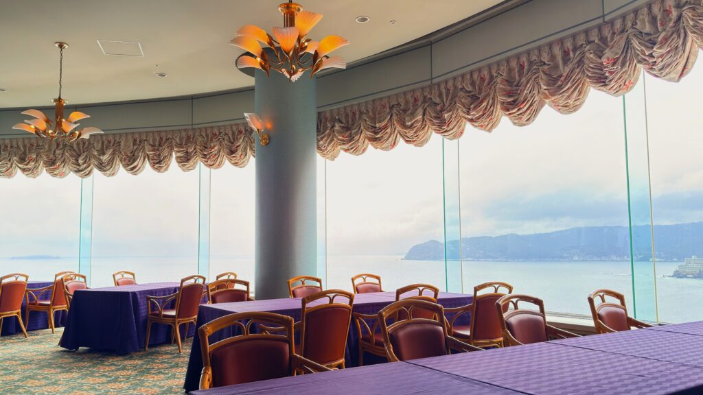 ホテルニューアカオ_改装前のレストラン「ボヌール」