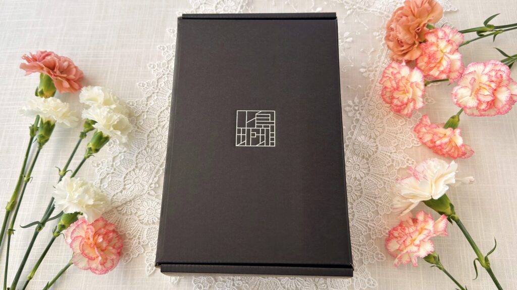 UCC_「母の日フラワーギフト 上島珈琲店ミルク珈琲ベース&フラワー」の箱