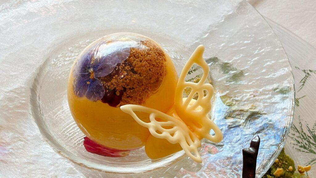 ザ・プリンスギャラリー 東京紀尾井町_グリンダのバブルをイメージしたスペシャルスイーツ