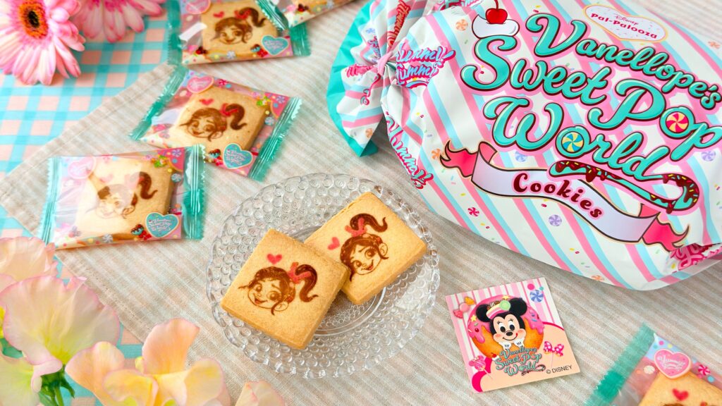 東京ディズニーリゾート__「ヴァネロペのスウィーツ・ポップ・ワールド」の「クッキー 袋 ミッキーマウスと仲間たち ディズニー・パルパルーザ ヴァネロペのスウィーツ・ポップ・ワールド」の皿盛り