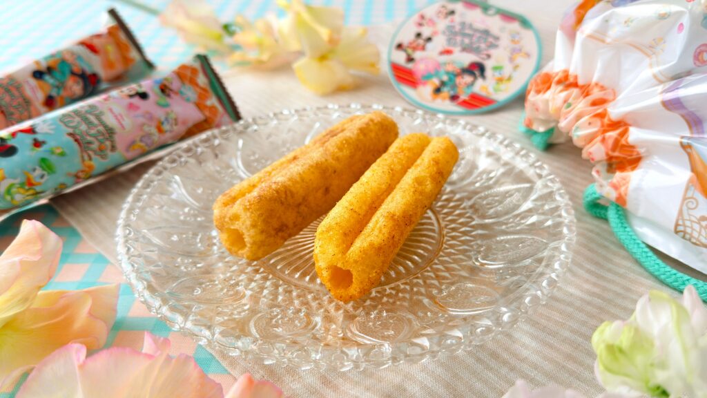 東京ディズニーリゾート__「ヴァネロペのスウィーツ・ポップ・ワールド」の「コーンスナック ミッキーマウスと仲間たち ディズニー・パルパルーザ ヴァネロペのスウィーツ・ポップ・ワールド」の皿盛り